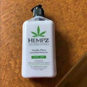 17 fl oz Hempz lotion